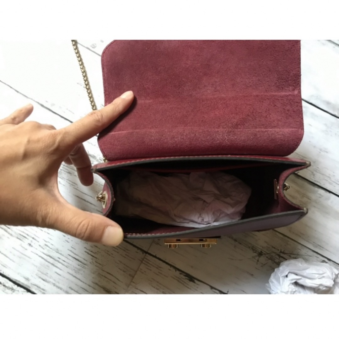 Furla(フルラ)の【美品】FURLA メトロポリス 赤 レディースのバッグ(ショルダーバッグ)の商品写真