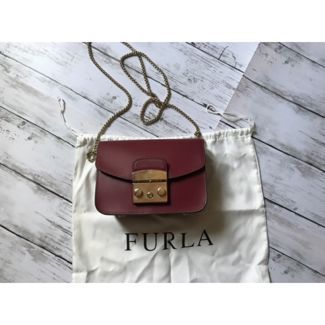 Furla(フルラ)の【美品】FURLA メトロポリス 赤 レディースのバッグ(ショルダーバッグ)の商品写真