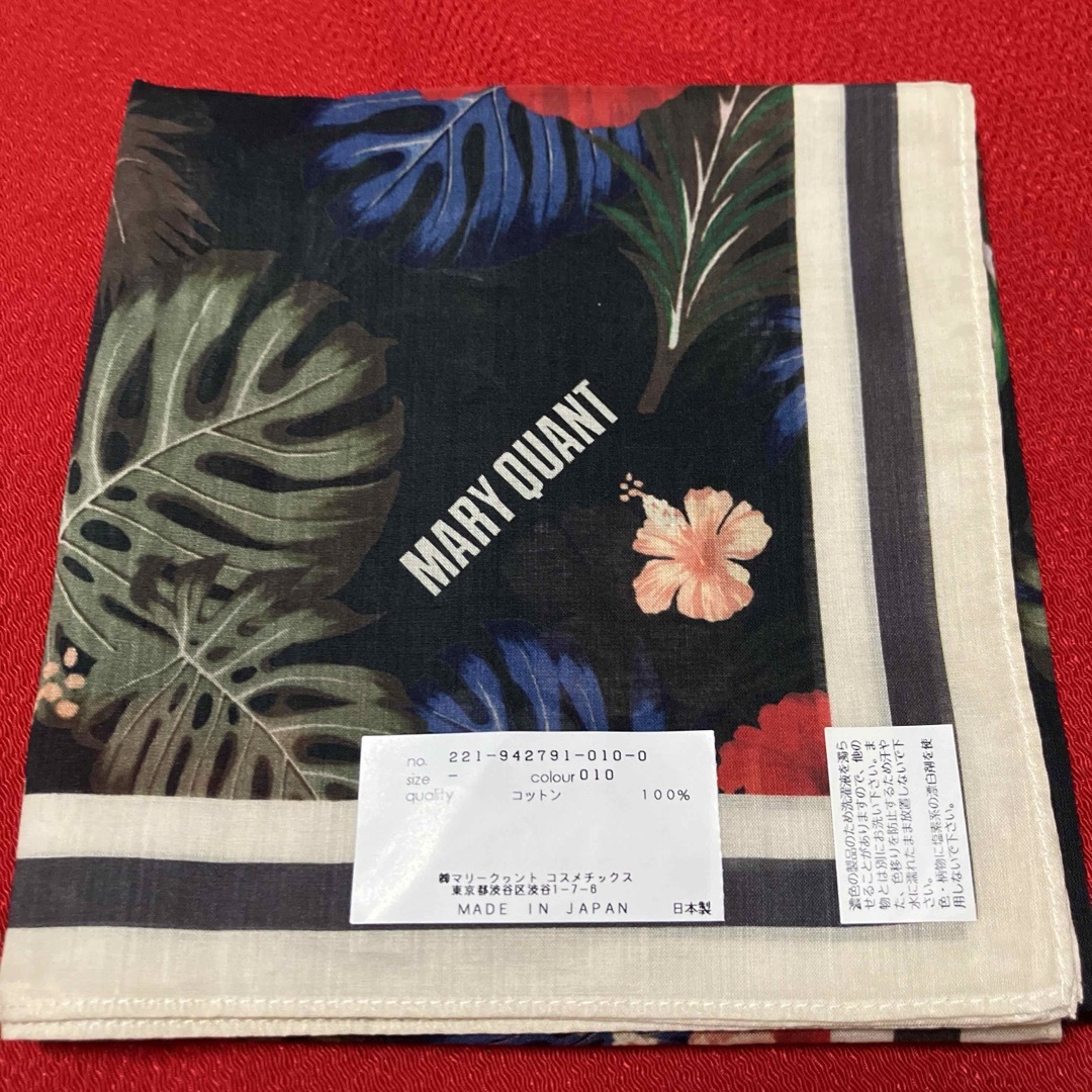 MARY QUANT(マリークワント)のMARY QUANT  マリークヮント　大判ハンカチーフ　未使用シール付き レディースのファッション小物(バンダナ/スカーフ)の商品写真