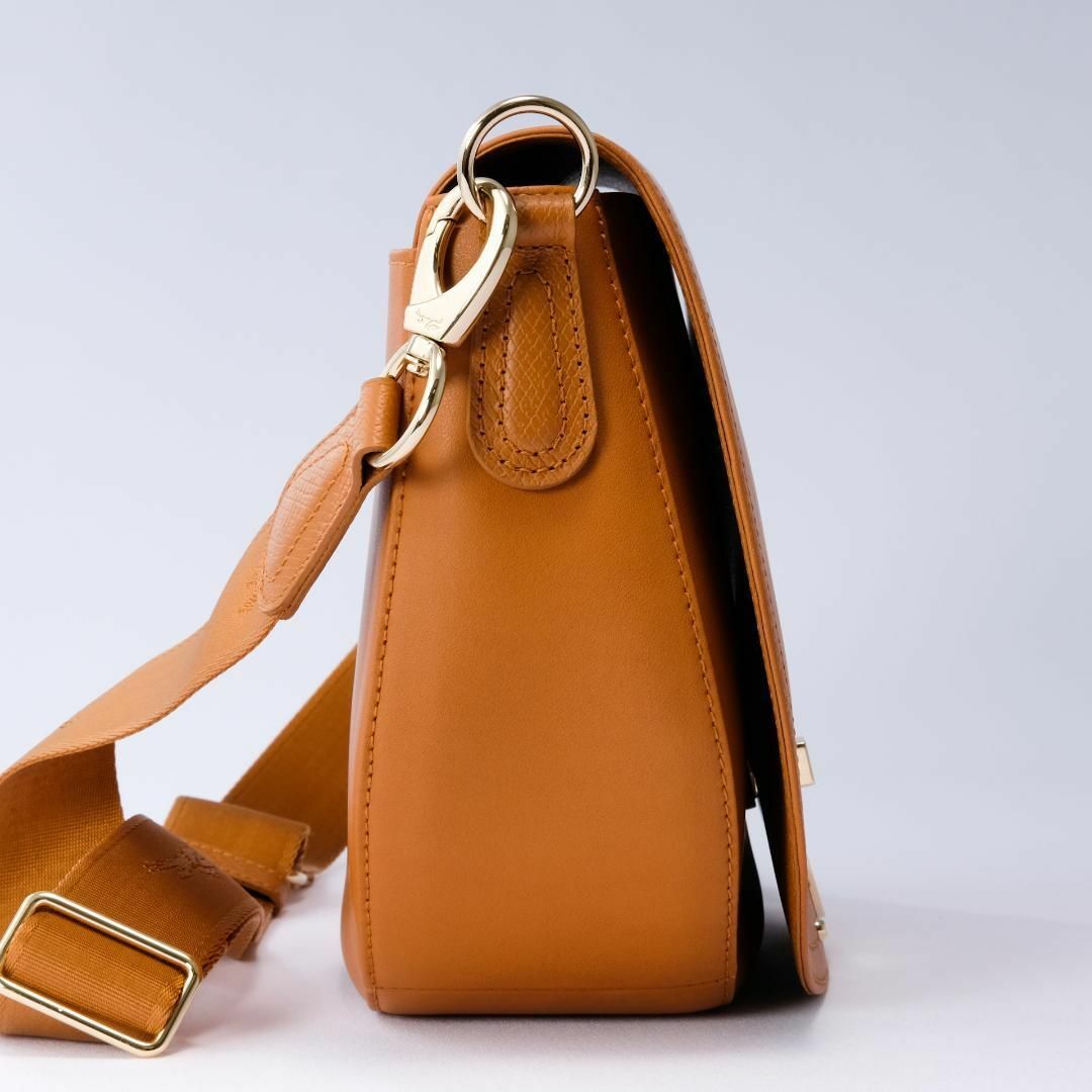 LONGCHAMP(ロンシャン)の✨ほぼ新品✨　ロンシャン　キャヴァルケイド　本革　ショルダー　CAVALCADE レディースのバッグ(ショルダーバッグ)の商品写真