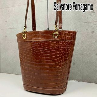 サルヴァトーレフェラガモ(Salvatore Ferragamo)のSalvatore Ferragamo クロコ 型押し トートバッグ ブラウン(トートバッグ)