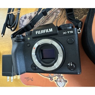 富士フイルム Fujifilm X-T5 ボディ ショット1807回 ブラック