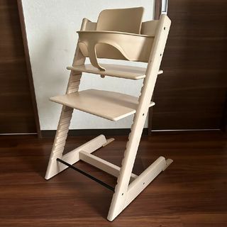 ストッケ(Stokke)の人気 ストッケ トリップトラップ ホワイトウォッシュ シリアル4 ベビーセット(ダイニングチェア)