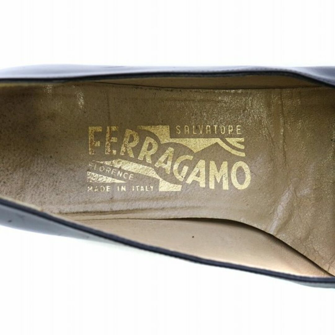 Salvatore Ferragamo(サルヴァトーレフェラガモ)のサルヴァトーレフェラガモ パンプス ラウンドトゥ 4.5 22.0cm 黒 レディースの靴/シューズ(ハイヒール/パンプス)の商品写真