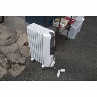 DeLonghi デロンギ オイルヒーター RHJ35M0812-DG　本体のみ(オイルヒーター)