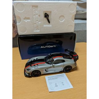 オートアート(AUTOart)のオートアート1/18   ダッチ バイパー ACR 2017(ミニカー)