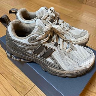 ニューバランス(New Balance)の極美品　ニューバランスM1906  23cm(スニーカー)