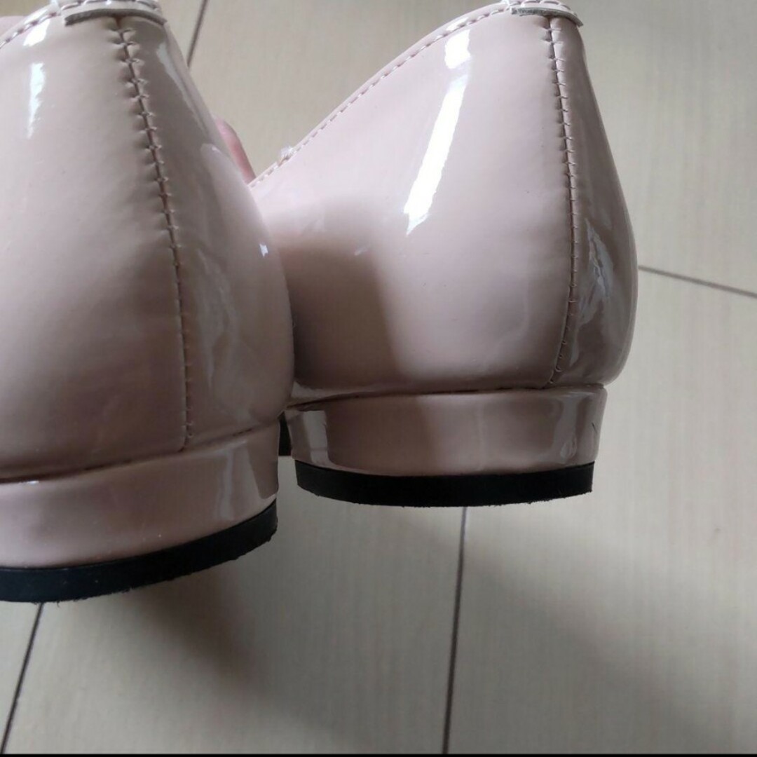 ローヒールパンプス フラット ベージュ 24cm レディースの靴/シューズ(ハイヒール/パンプス)の商品写真