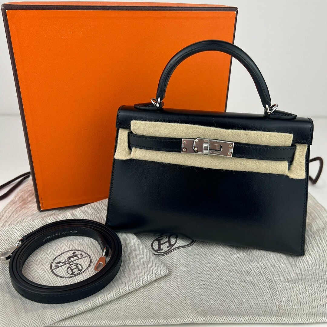 Hermes(エルメス)の新品未使用 HERMES エルメス Mini kelly ミニケリー Black ブラック PHW シルバー金具 Box calf ボックスカーフ Stamp-Z Z刻印  2WAYバッグ ショルダーバッグ ハンドバッグ レディースのバッグ(ショルダーバッグ)の商品写真