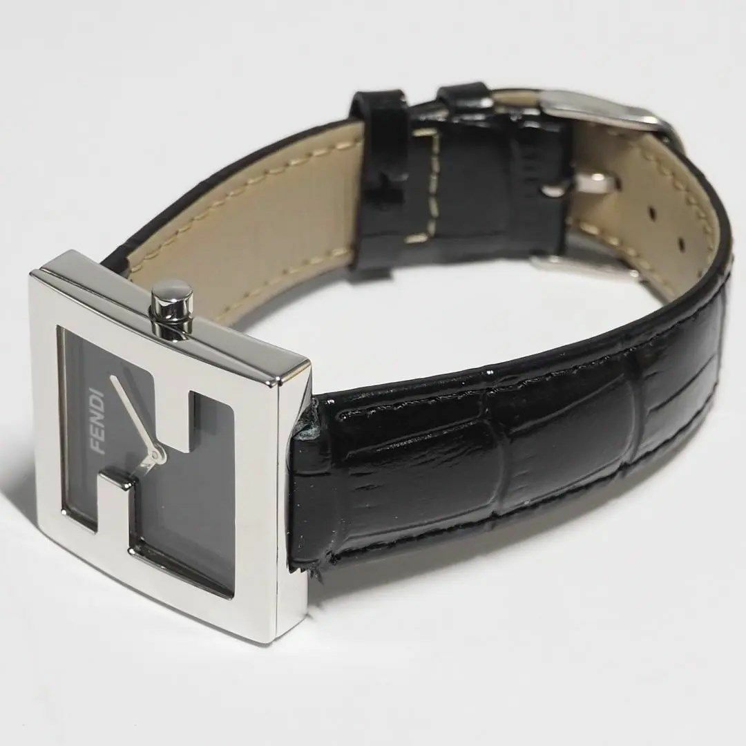 フェンディ FENDI フェンディマニア 革ベルト 腕時計 シルバー C358