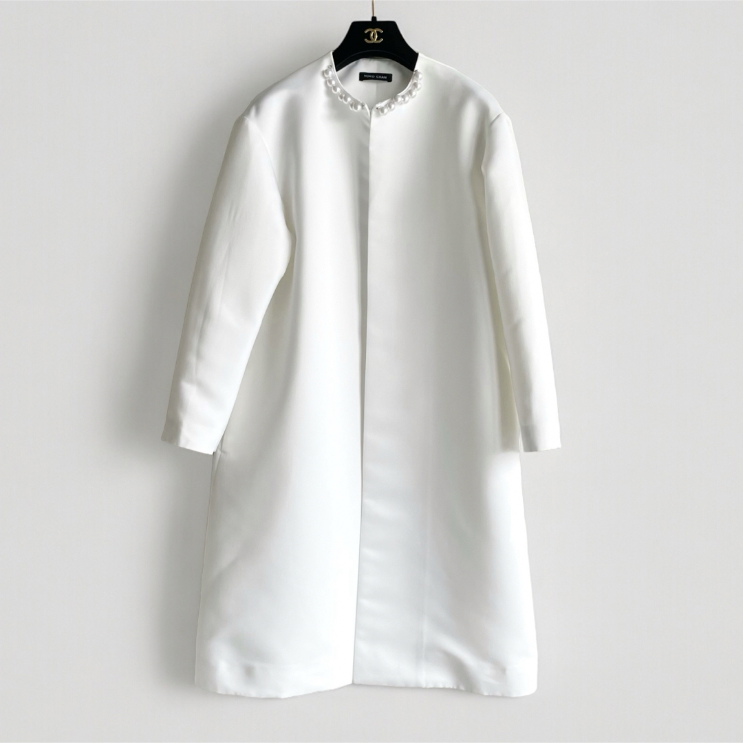 YOKO CHAN(ヨーコチャン)の美品 YOKO CHAN パールボリュームコート 36 ホワイト レディースのジャケット/アウター(ロングコート)の商品写真