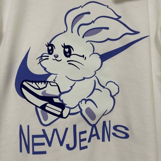 ナイキ(NIKE)の韓国限定 NewJeans NIKEコラボ Tシャツ(Tシャツ(半袖/袖なし))