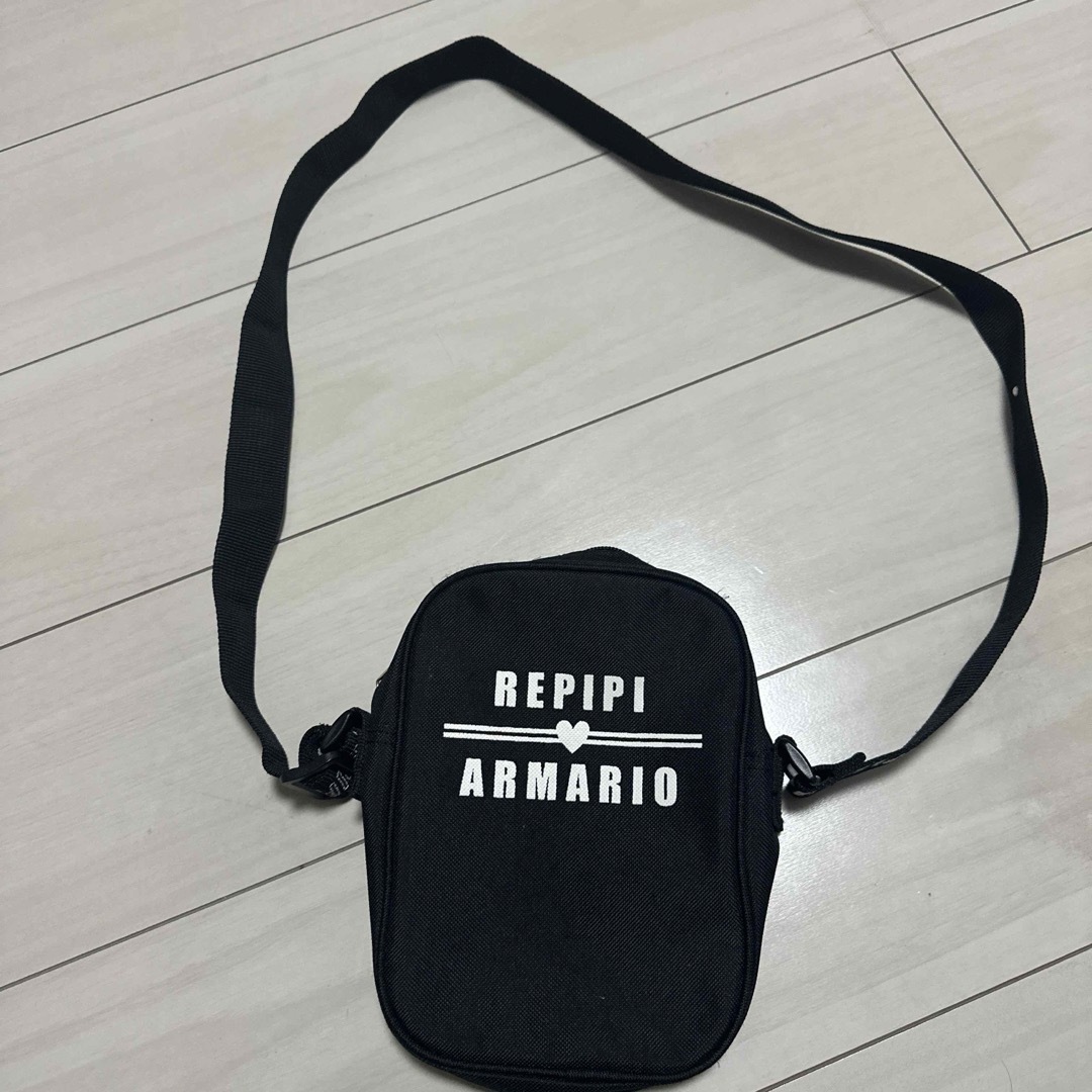 repipi armario(レピピアルマリオ)のrepipi armario ショルダーバッグ 黒 レディースのバッグ(ショルダーバッグ)の商品写真