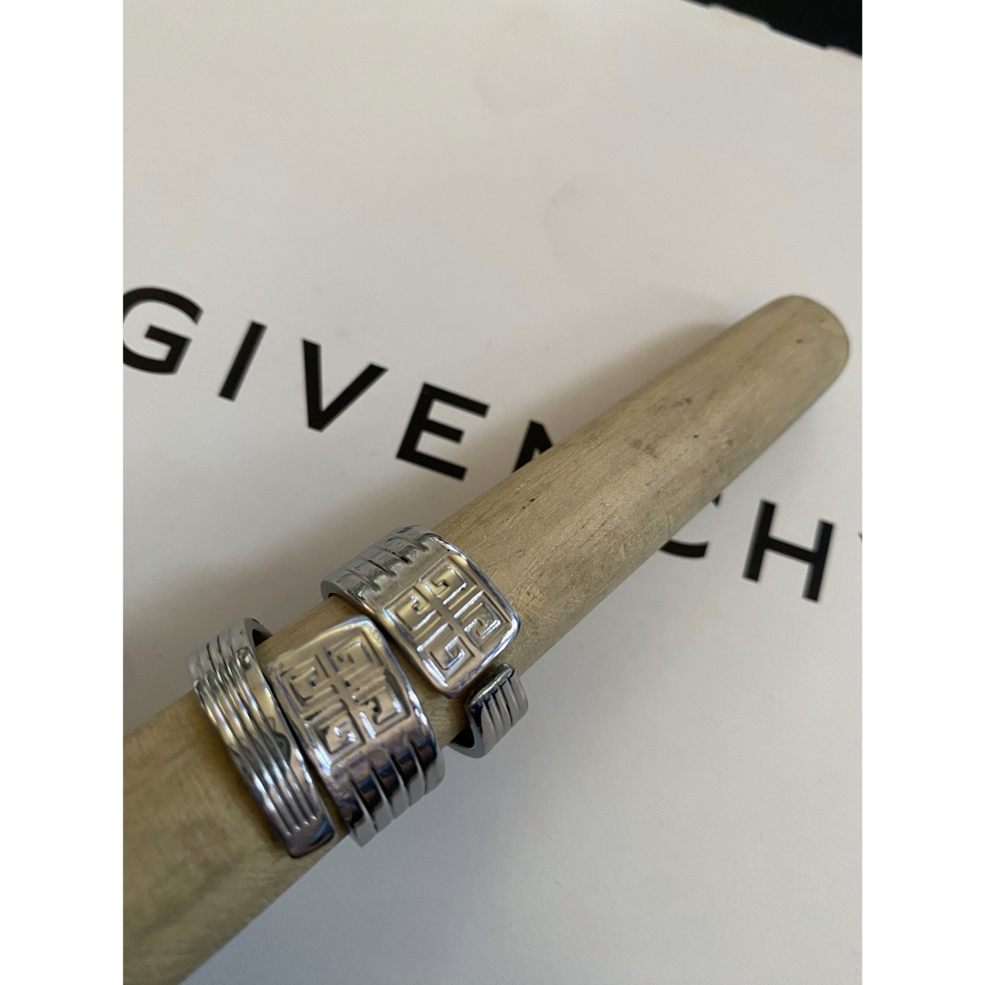 GIVENCHY(ジバンシィ)のGIVENCHY ジバンシィ　ジバンシー　指輪　平行巻き　螺旋巻き　2本セット メンズのアクセサリー(リング(指輪))の商品写真