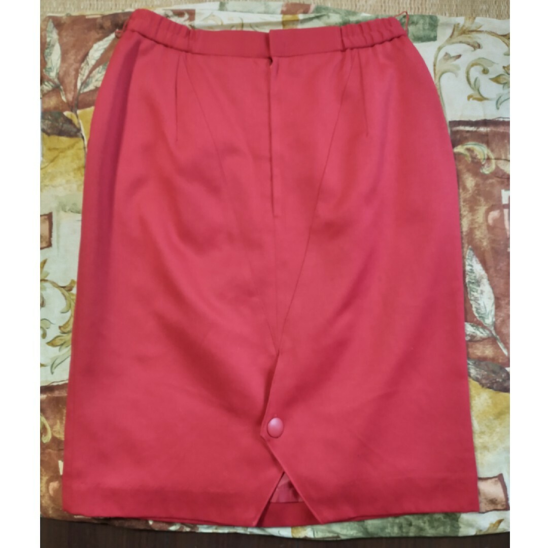 赤いスカート レディースのスカート(ロングスカート)の商品写真