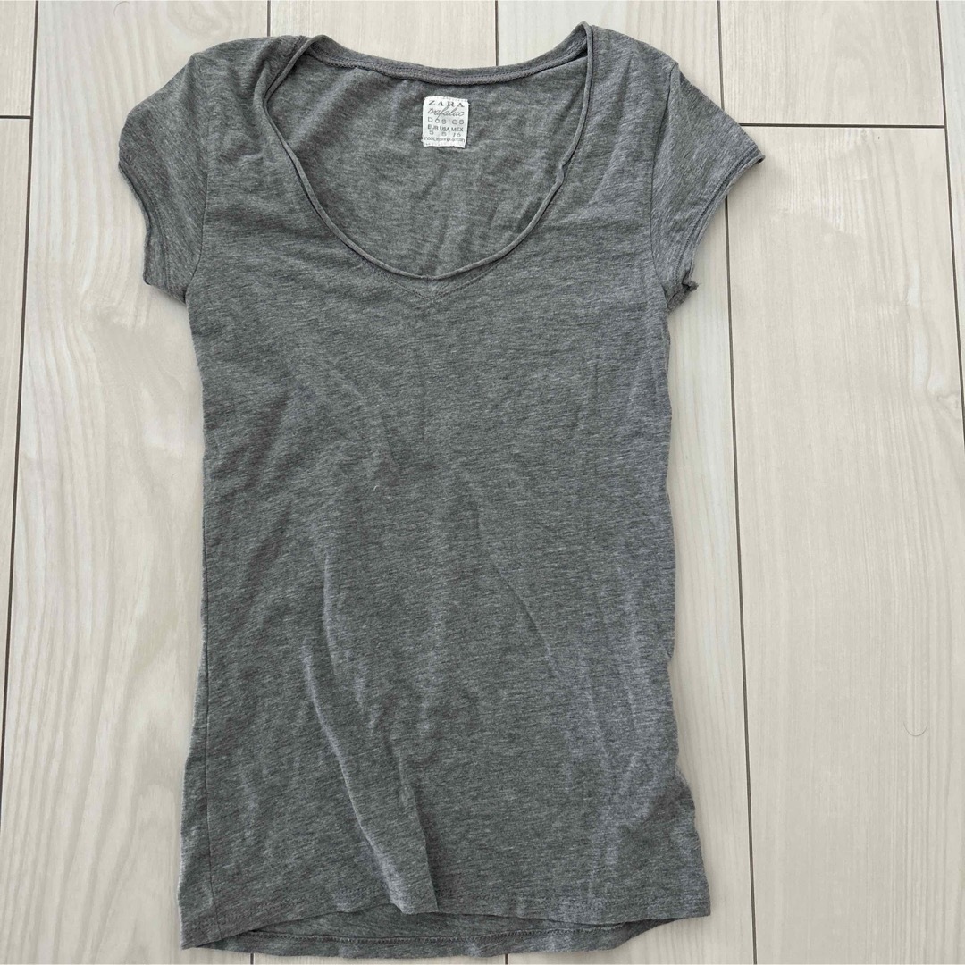 新品　ZARA Tシャツ グレー レディースのトップス(Tシャツ(半袖/袖なし))の商品写真