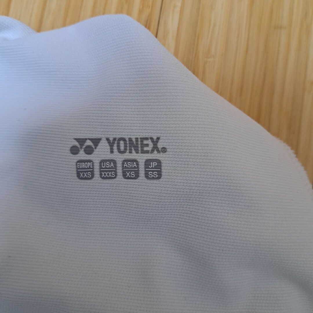 YONEX(ヨネックス)のYONEX　バドミントン　白色ハーフパンツ　サイズSS スポーツ/アウトドアのスポーツ/アウトドア その他(バドミントン)の商品写真