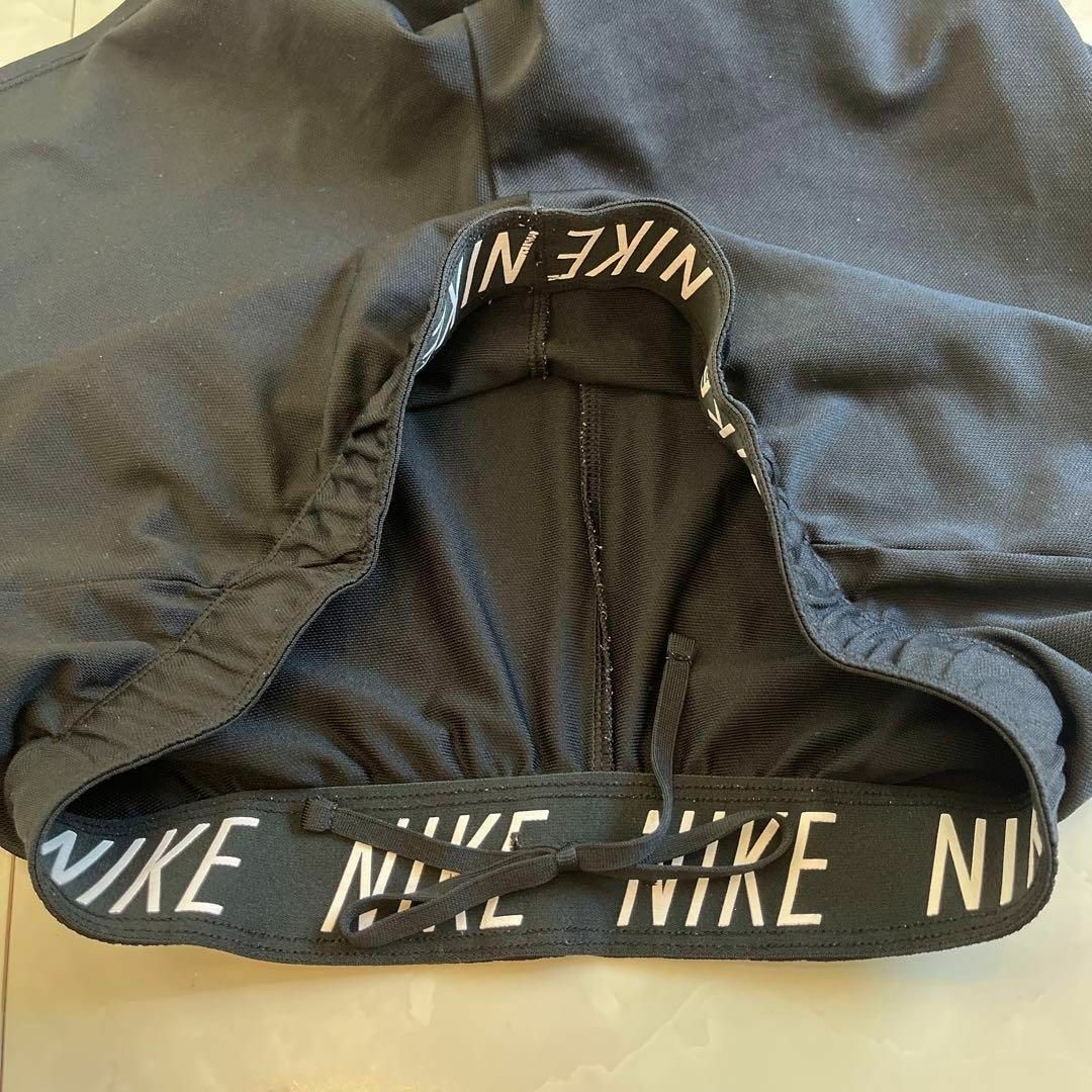 NIKE(ナイキ)のナイキ　NIKE ショートパンツ　半ジャージ ハーフパンツ スウェット  M 黒 スポーツ/アウトドアのランニング(ウェア)の商品写真