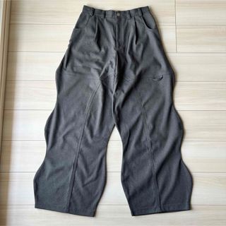 VIAVANDA WAVY SLACKS PANTS GRAY(カジュアルパンツ)