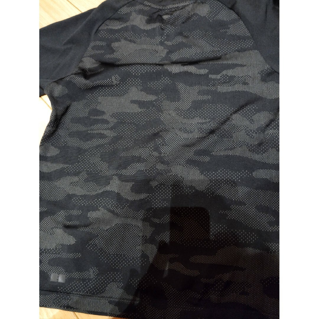 UNIQLO(ユニクロ)のUNIQLO　Tシャツ キッズ/ベビー/マタニティのキッズ服男の子用(90cm~)(Tシャツ/カットソー)の商品写真
