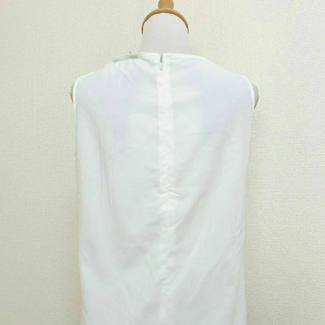 carriere　ノースリーブ　L　ホワイト　きれいめ　オフィスカジュアル　ポリ レディースのトップス(シャツ/ブラウス(半袖/袖なし))の商品写真