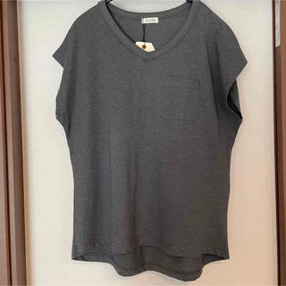 試着のみ　VネックTシャツ　Mサイズ　チャコールグレー　夏服(Tシャツ(半袖/袖なし))