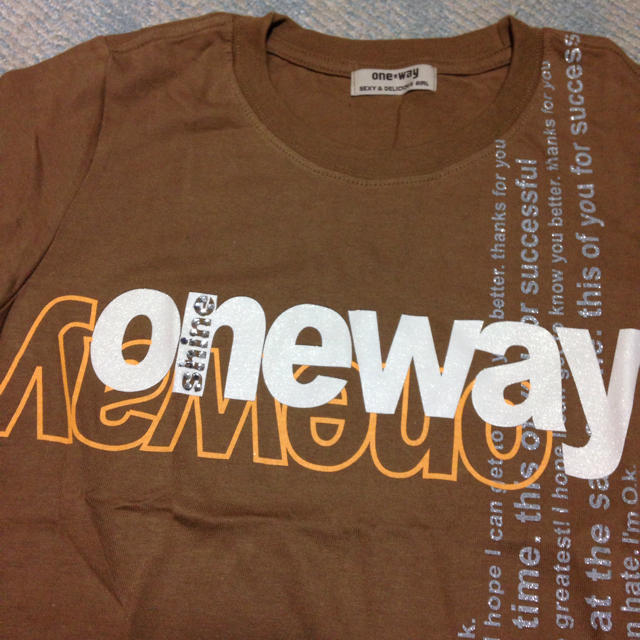 one*way(ワンウェイ)のONE WAY Tシャツ  送料込 レディースのトップス(Tシャツ(半袖/袖なし))の商品写真