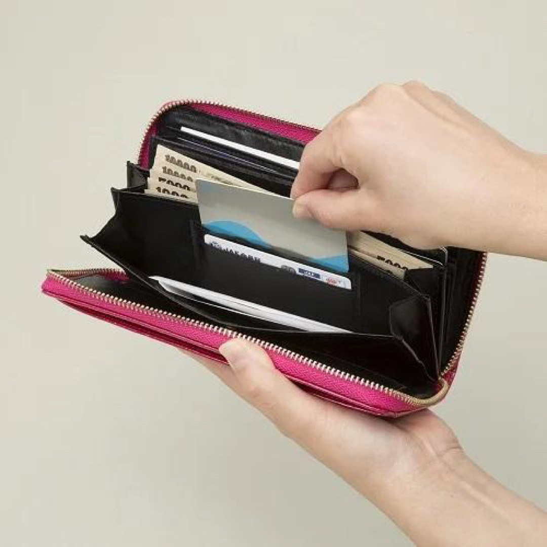 〈新品〉牛革コインスルー財布　クローバー（ピンク） レディースのファッション小物(財布)の商品写真