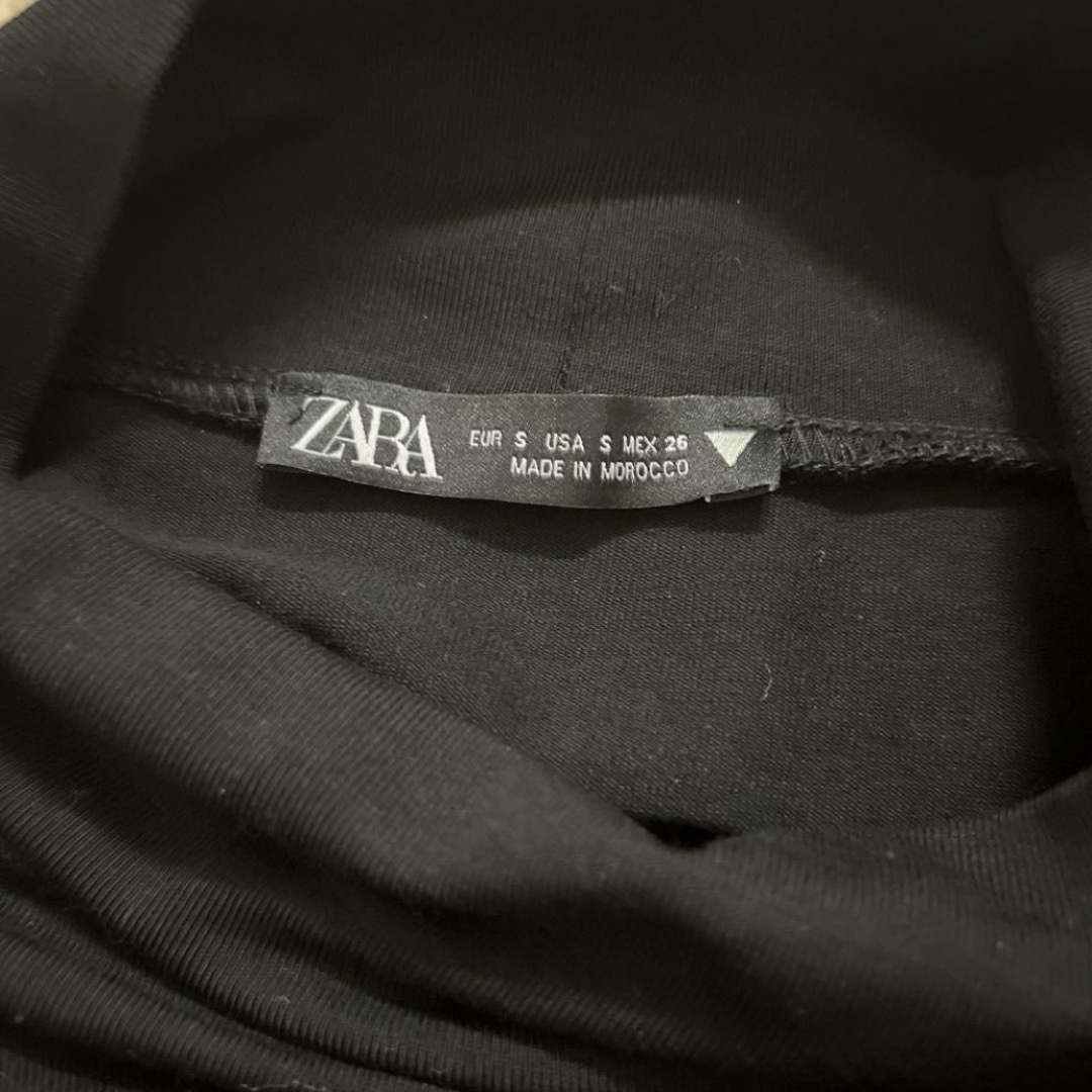ZARA(ザラ)の新品未使用 ZARA コントラスト ワンピース ブラック S レディースのワンピース(ひざ丈ワンピース)の商品写真