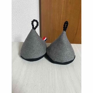 ふわふわ　三角　鍋つかみ　トリコロール　くろ(テーブル用品)