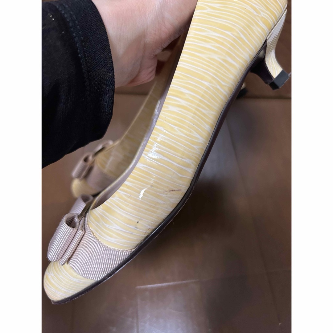 Salvatore Ferragamo(サルヴァトーレフェラガモ)のフェラガモ　リボンパンプス　23.5 レディースの靴/シューズ(ハイヒール/パンプス)の商品写真