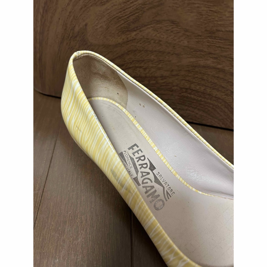 Salvatore Ferragamo(サルヴァトーレフェラガモ)のフェラガモ　リボンパンプス　23.5 レディースの靴/シューズ(ハイヒール/パンプス)の商品写真