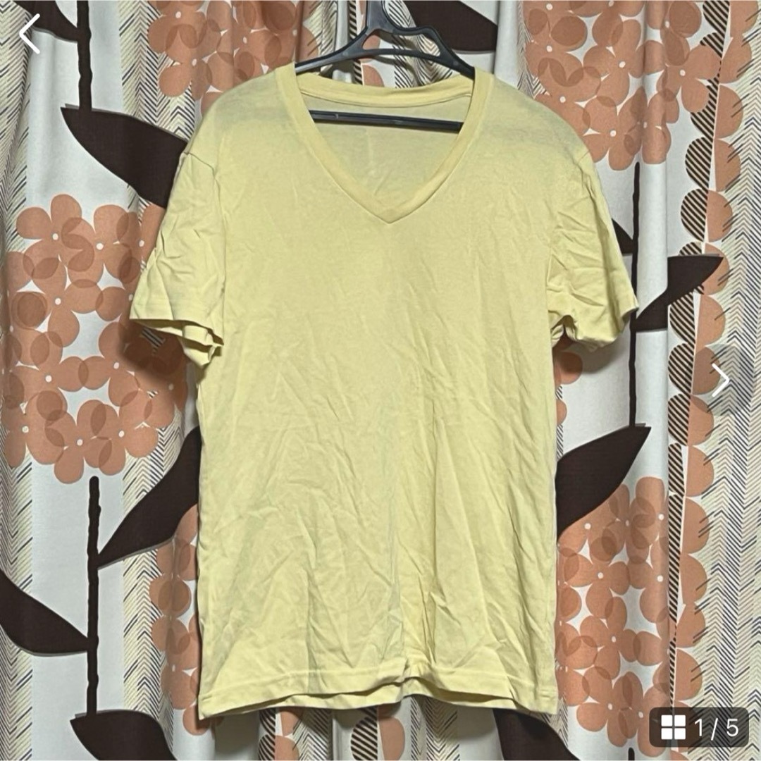 UNIQLO(ユニクロ)のUNIQLO ユニクロ　メンズ　トップス　半袖　Vネック　Tシャツ　黄色　夏 メンズのトップス(Tシャツ/カットソー(半袖/袖なし))の商品写真