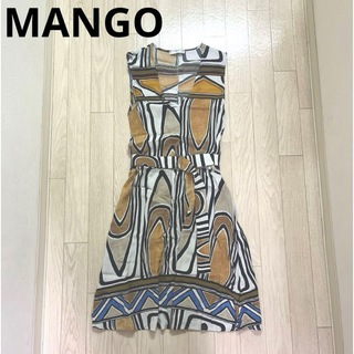 マンゴ(MANGO)のMANGO 柄ワンピース ノースリワンピ Vネック S(ひざ丈ワンピース)