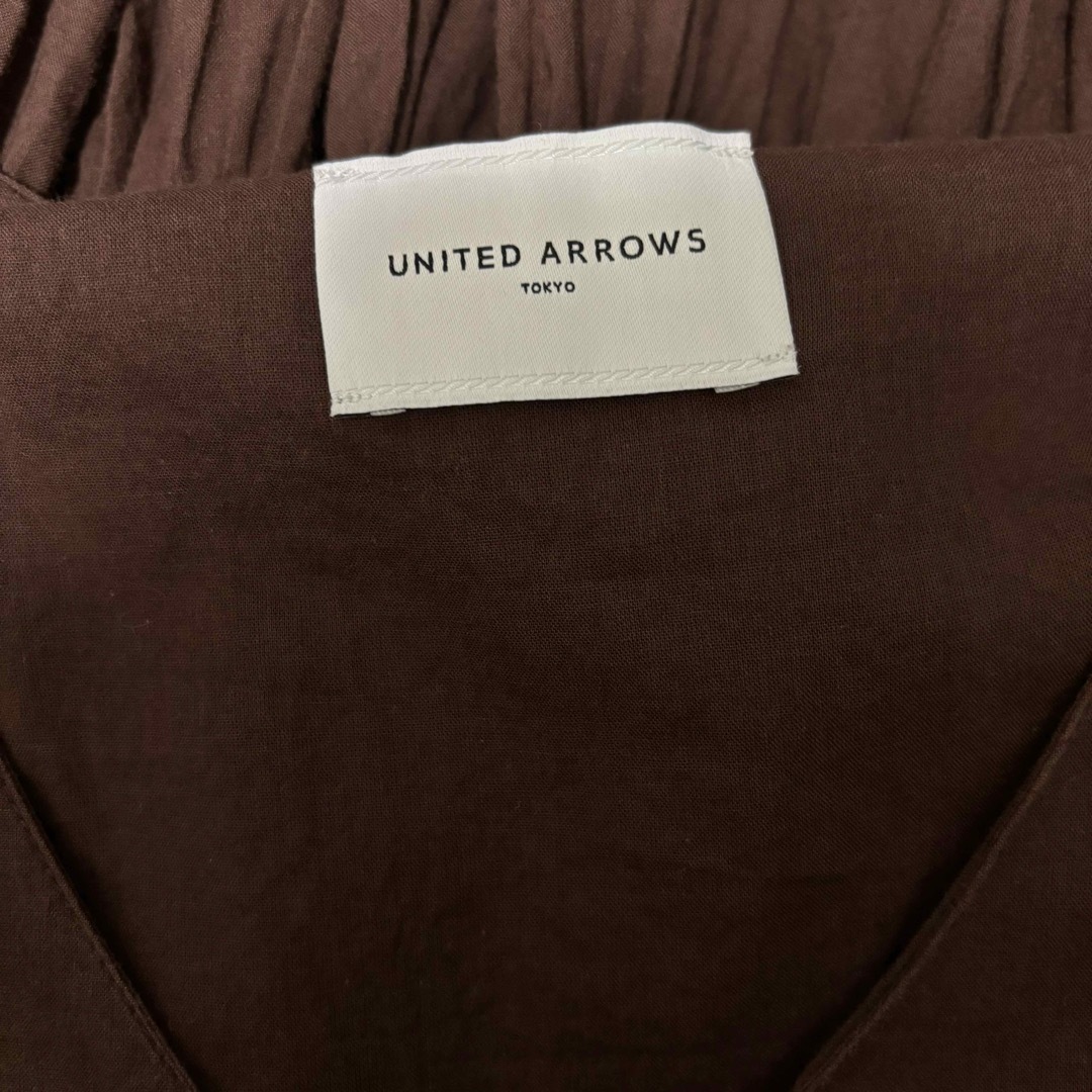 UNITED ARROWS(ユナイテッドアローズ)の定価2.2万　ユナイテッドアローズ　コットン　Vネック　マキシ　ティアードワンピ レディースのワンピース(ロングワンピース/マキシワンピース)の商品写真