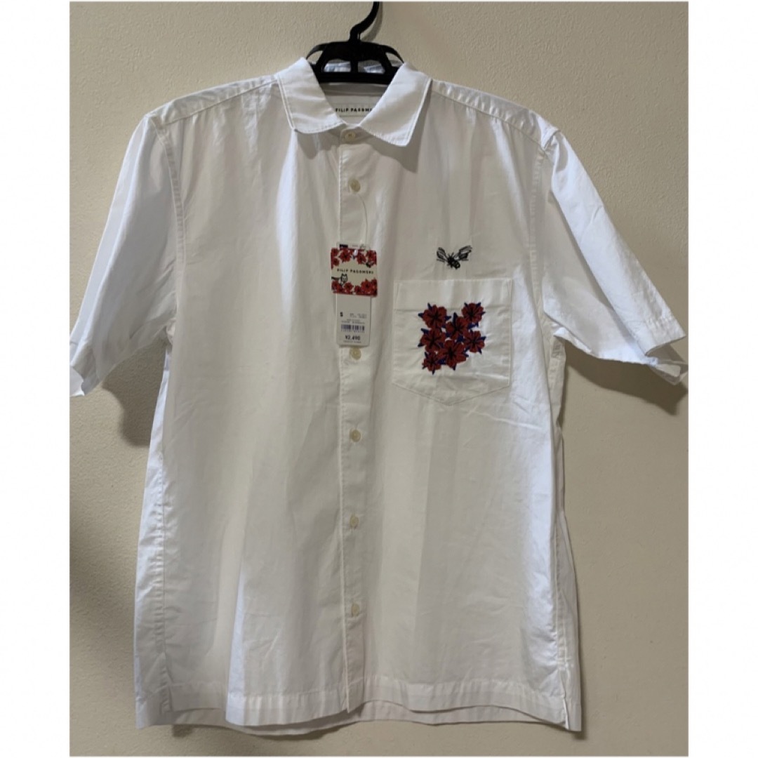 GU(ジーユー)の【新品　タグ付き】GU x FILIP PAGOWSKI コラボシャツ メンズのトップス(シャツ)の商品写真