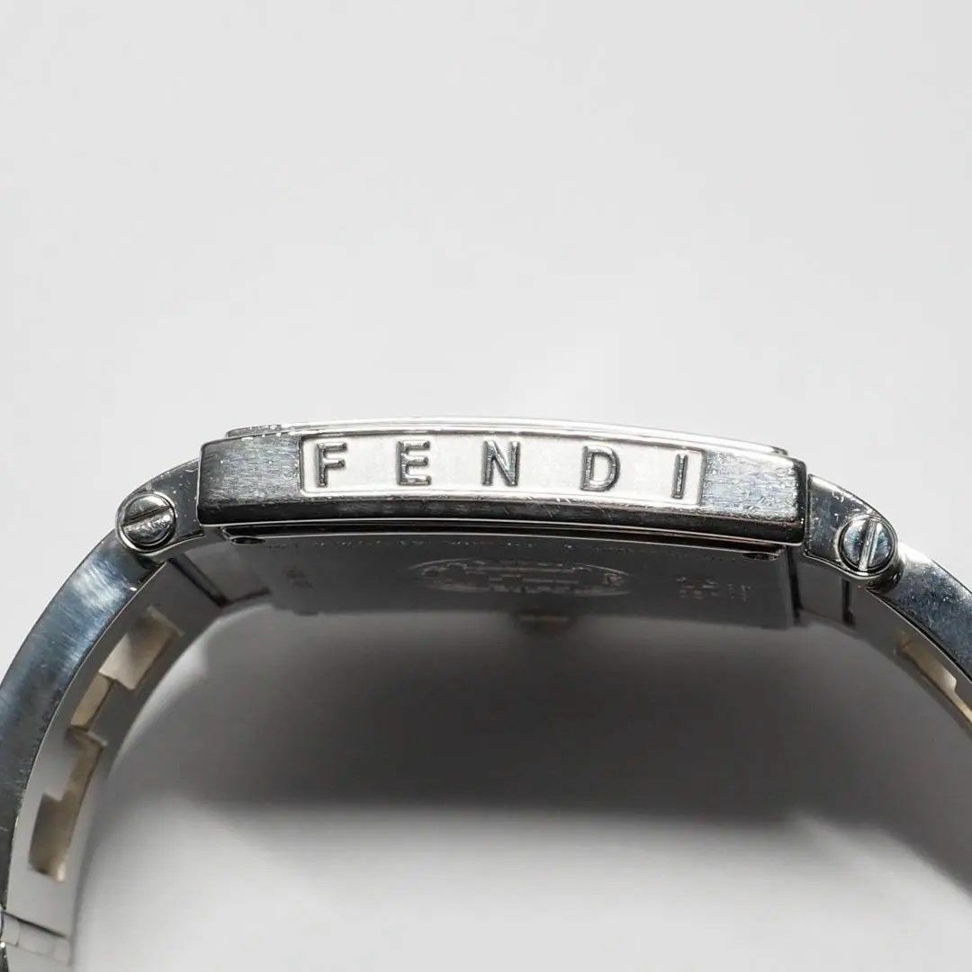 FENDI(フェンディ)のフェンディ クアドロ シェル文字盤 ズッカ柄 デイト メンズ 腕時計 C286 メンズの時計(腕時計(アナログ))の商品写真