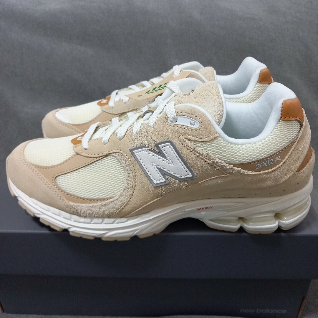 New Balance(ニューバランス)の【新品】NB ニューバランス/2002R SC ベージュ 27.0㎝ メンズの靴/シューズ(スニーカー)の商品写真