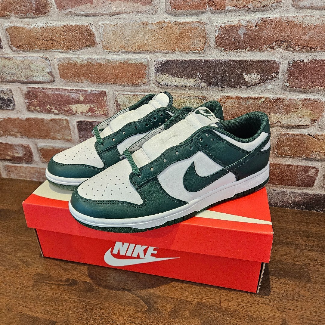 NIKE(ナイキ)のNIKE☆DUNK LOW TEAM GREENチームグリーンダンクロー緑27 メンズの靴/シューズ(スニーカー)の商品写真