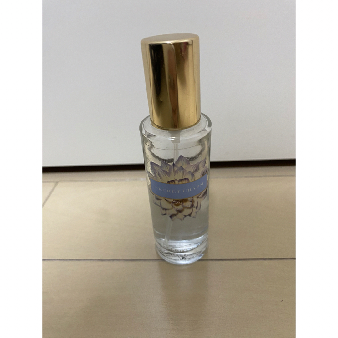 Victoria's Secret(ヴィクトリアズシークレット)のヴィクトリアズシークレット　シークレットチャーム　30ml コスメ/美容の香水(ユニセックス)の商品写真
