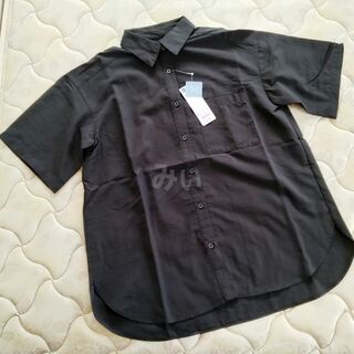 ジーユー(GU)の5分袖ブラウス ジーユー オーバーサイズシャツ 黒 Sサイズ 半袖 GU 新品(シャツ/ブラウス(半袖/袖なし))