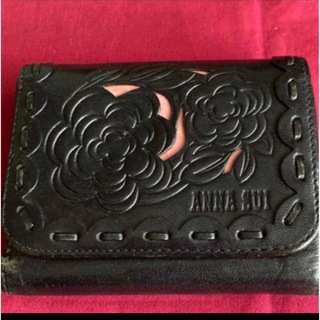 アナスイ(ANNA SUI)の【使用感あり❗️】ANNA SUI 三つ折り財布　ブラック　コンパクト(財布)