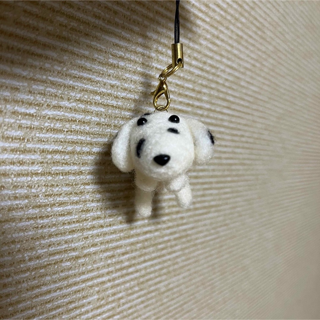 ハンドメイド ダルメシアン 犬 ストラップ ハンドメイドのアクセサリー(キーホルダー/ストラップ)の商品写真