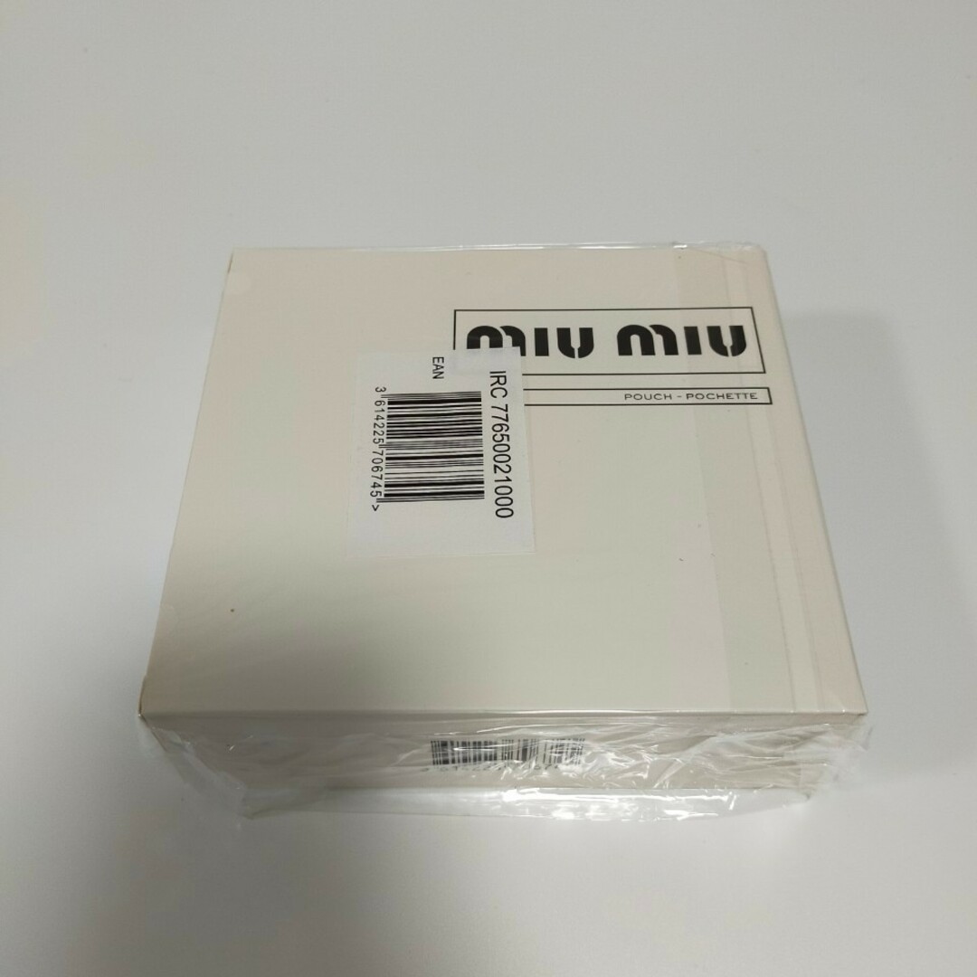 miumiu(ミュウミュウ)の新品 miumiu ミュウミュウ  ノベルティ ポーチ 正規品 ベロア レディースのファッション小物(ポーチ)の商品写真