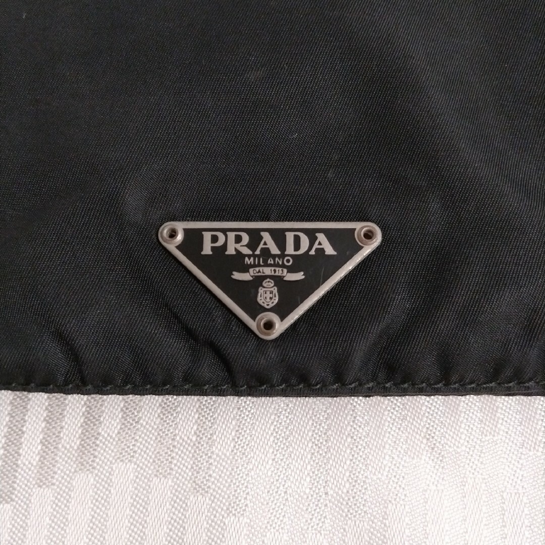 PRADA(プラダ)のプラダ　PRADA　 ショルダーバッグ　三角ロゴ　ブラック レディースのバッグ(ショルダーバッグ)の商品写真