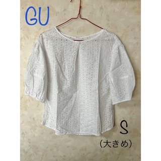 ジーユー(GU)のGU 白　コットン刺繍ブラウス　S(シャツ/ブラウス(半袖/袖なし))