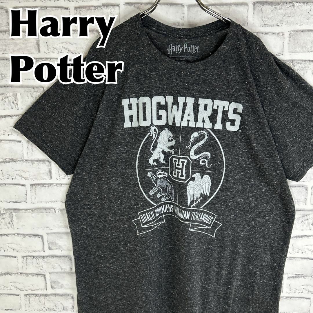 TV&MOVIE(ティービーアンドムービー)のHarry Potter ハリーポッター ホグワーツ ロゴTシャツ 半袖 輸入品 メンズのトップス(Tシャツ/カットソー(半袖/袖なし))の商品写真