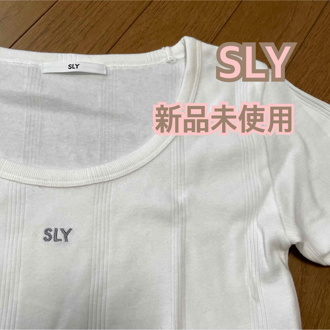SLY(スライ)のSLY  Tシャツ レディースのトップス(Tシャツ(半袖/袖なし))の商品写真