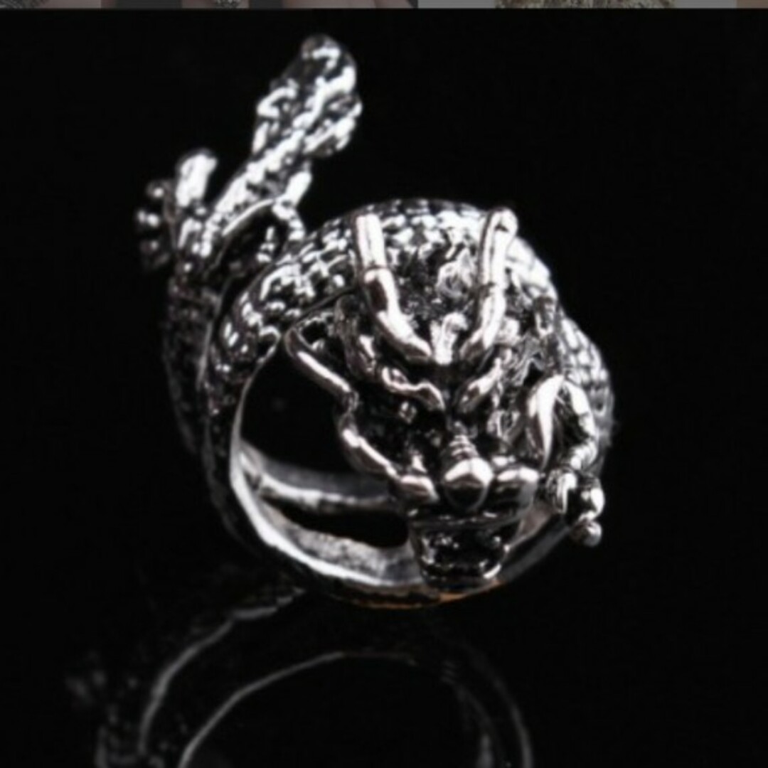 新品　未使用　銀色の指輪　ドラゴン 竜 龍 モチーフ　dragon　龍神　リング メンズのアクセサリー(リング(指輪))の商品写真