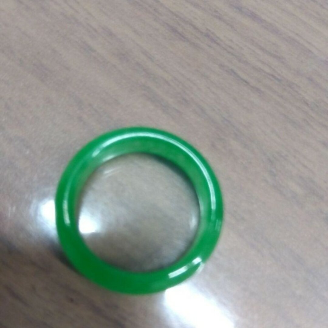 緑翡翠　天然翡翠天然石リング　男女兼用 レディースのアクセサリー(リング(指輪))の商品写真